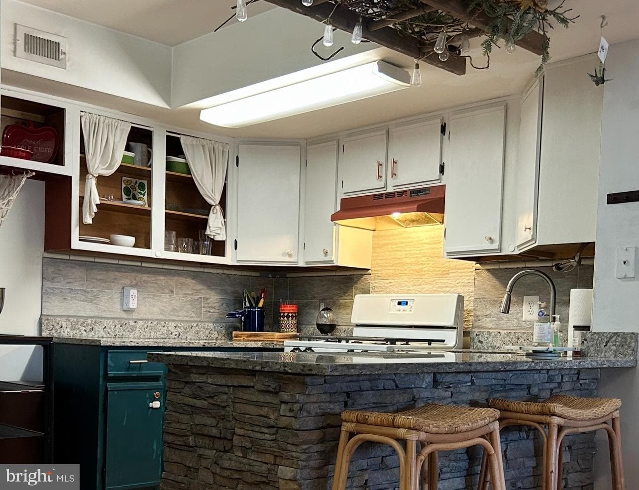9200 Azure Court #201