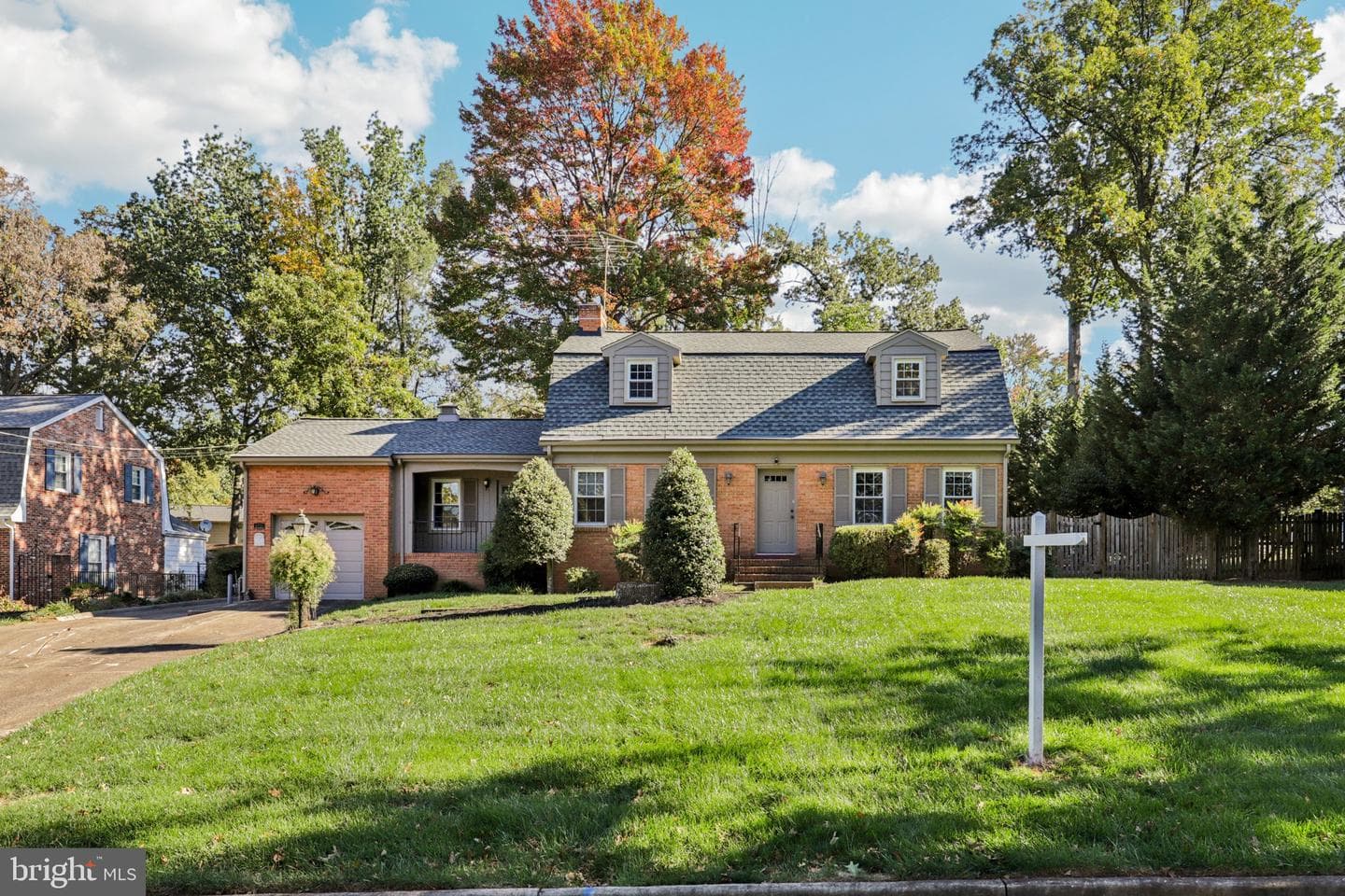 8751 Weir Street photo 1