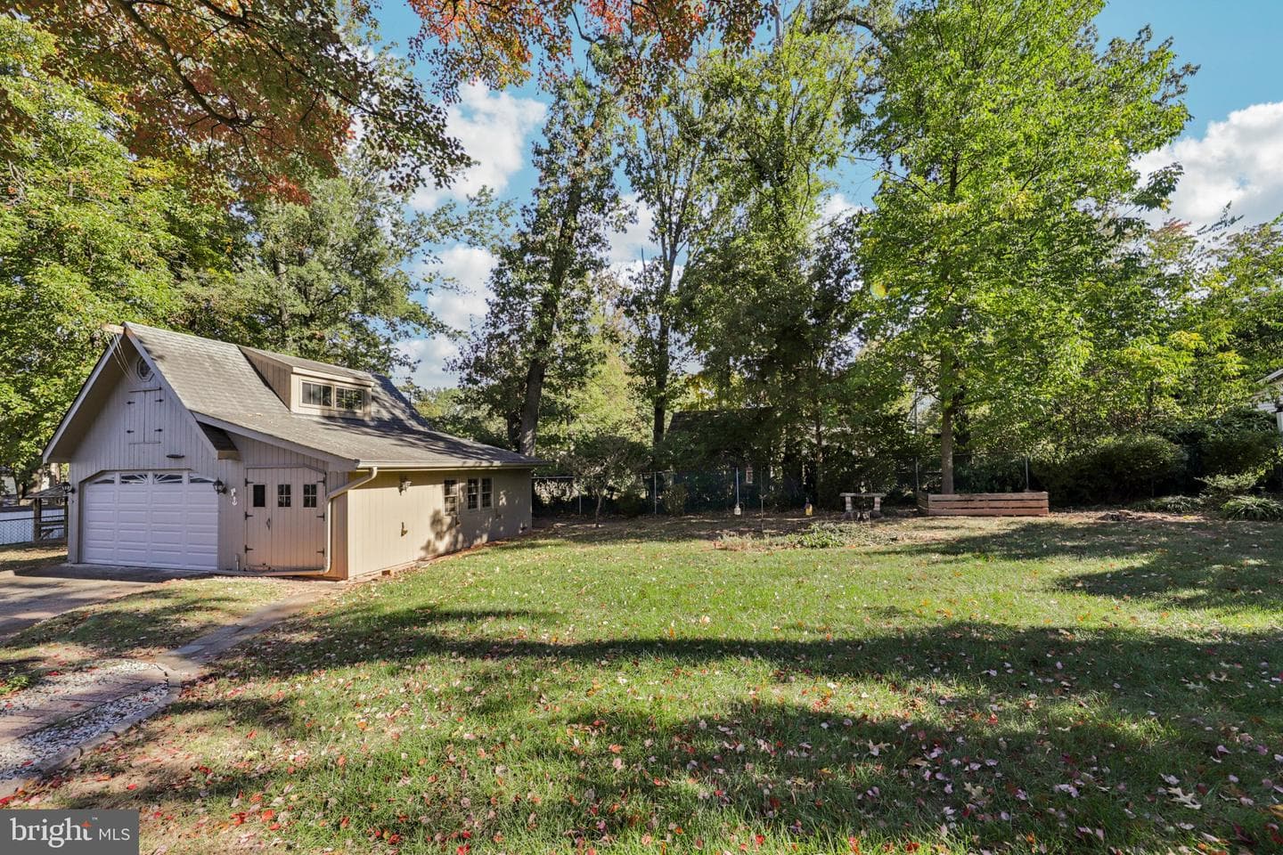 8751 Weir Street photo 10