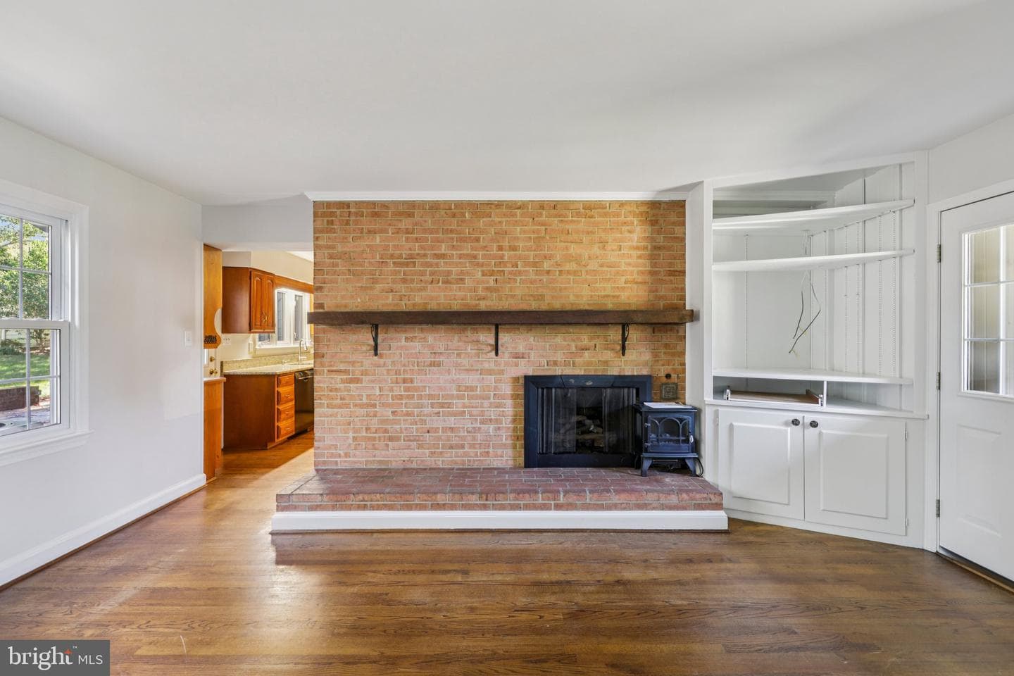 8751 Weir Street photo 16