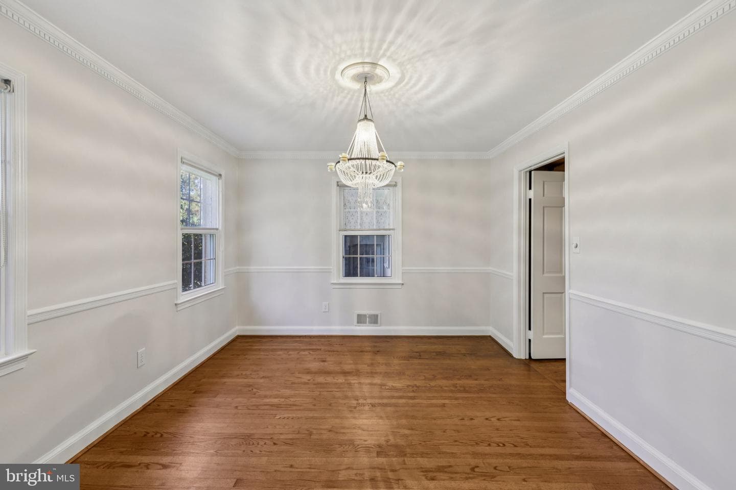8751 Weir Street photo 20