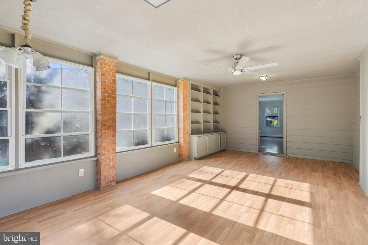 8751 Weir Street photo 23