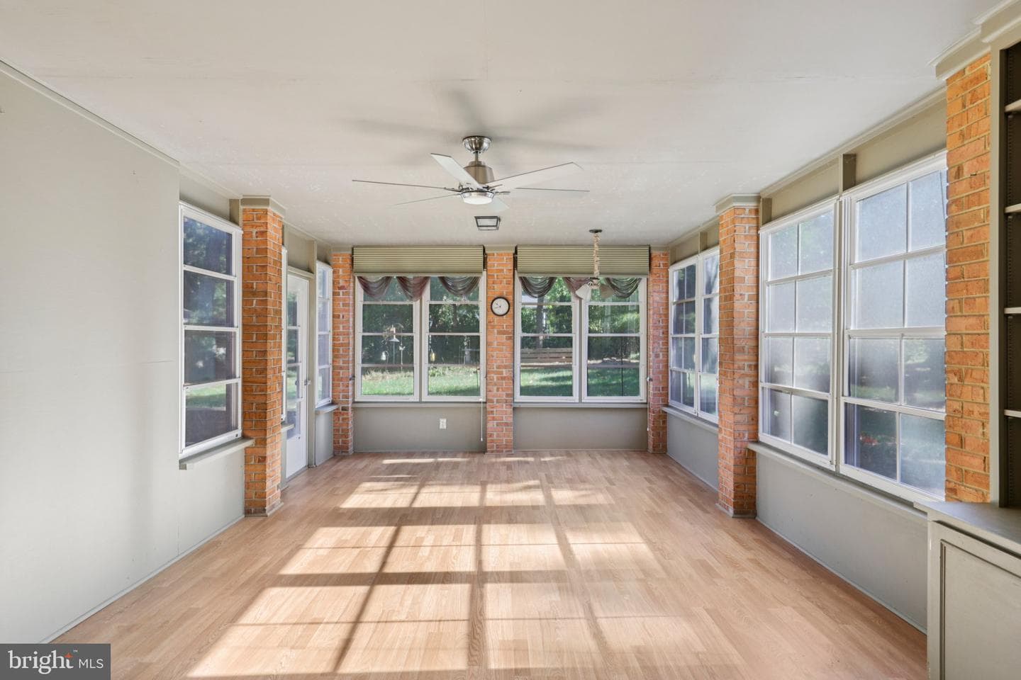 8751 Weir Street photo 24