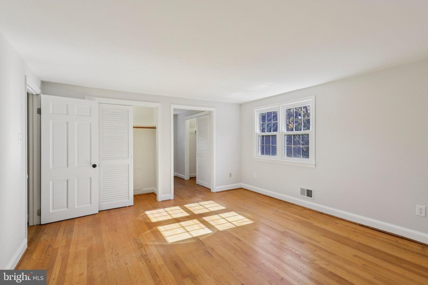 8751 Weir Street photo 28