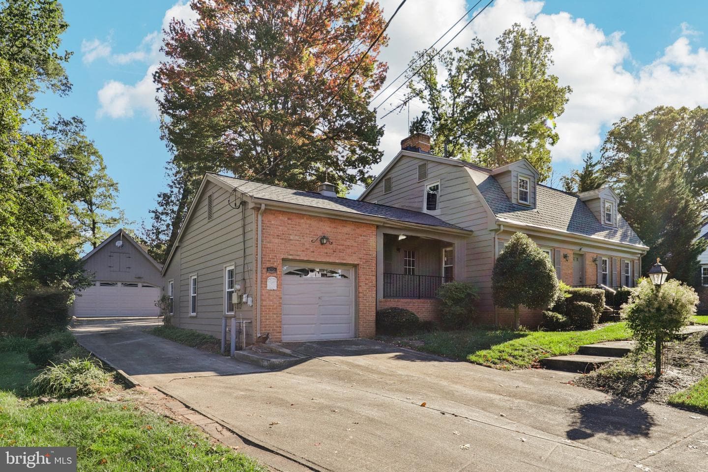 8751 Weir Street photo 3
