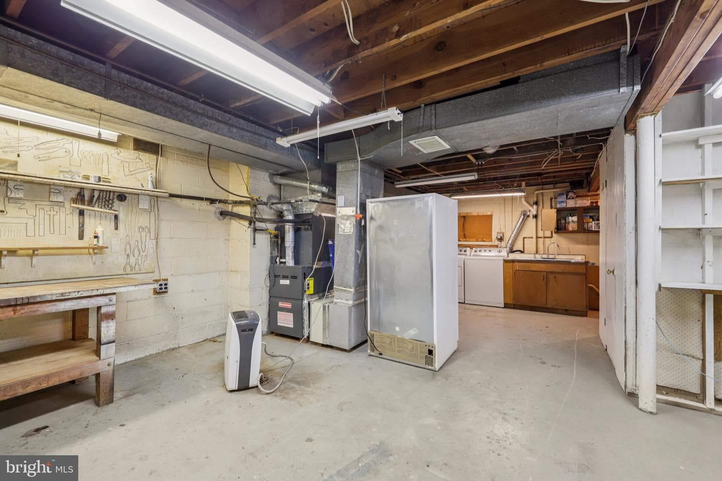 8751 Weir Street photo 45