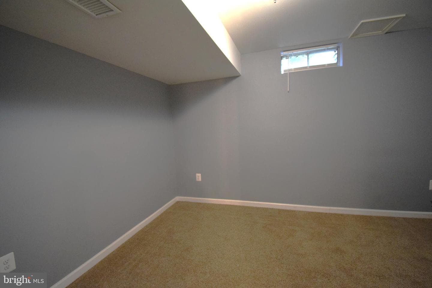 9544 Oakenshaw Drive photo 13