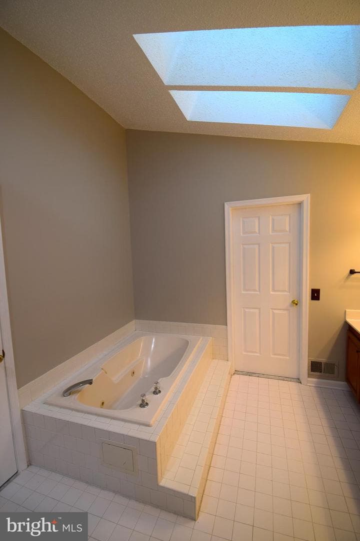 9544 Oakenshaw Drive photo 21