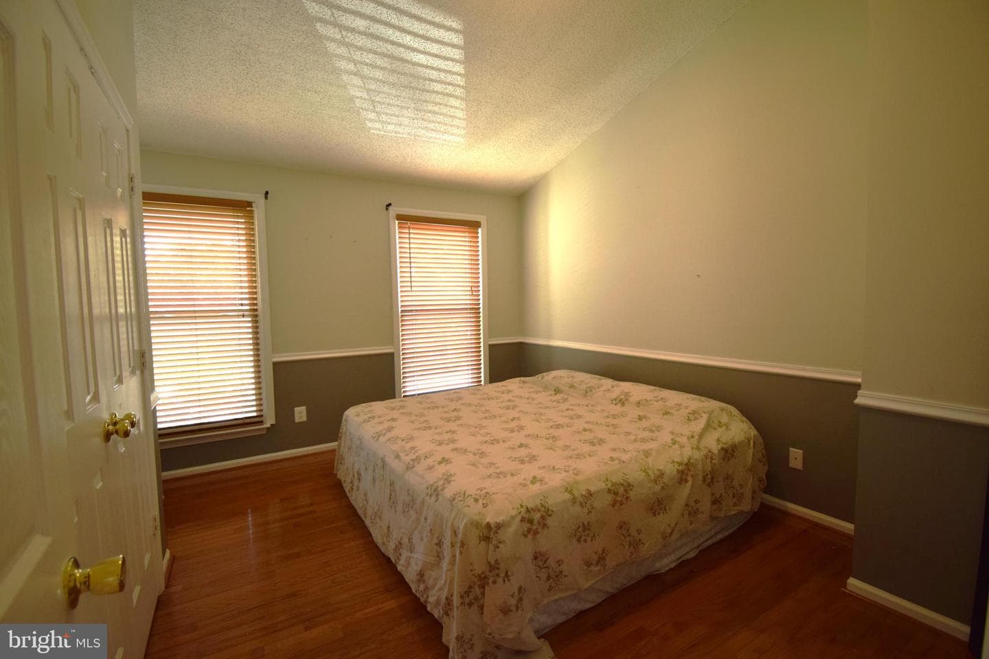 9544 Oakenshaw Drive photo 23