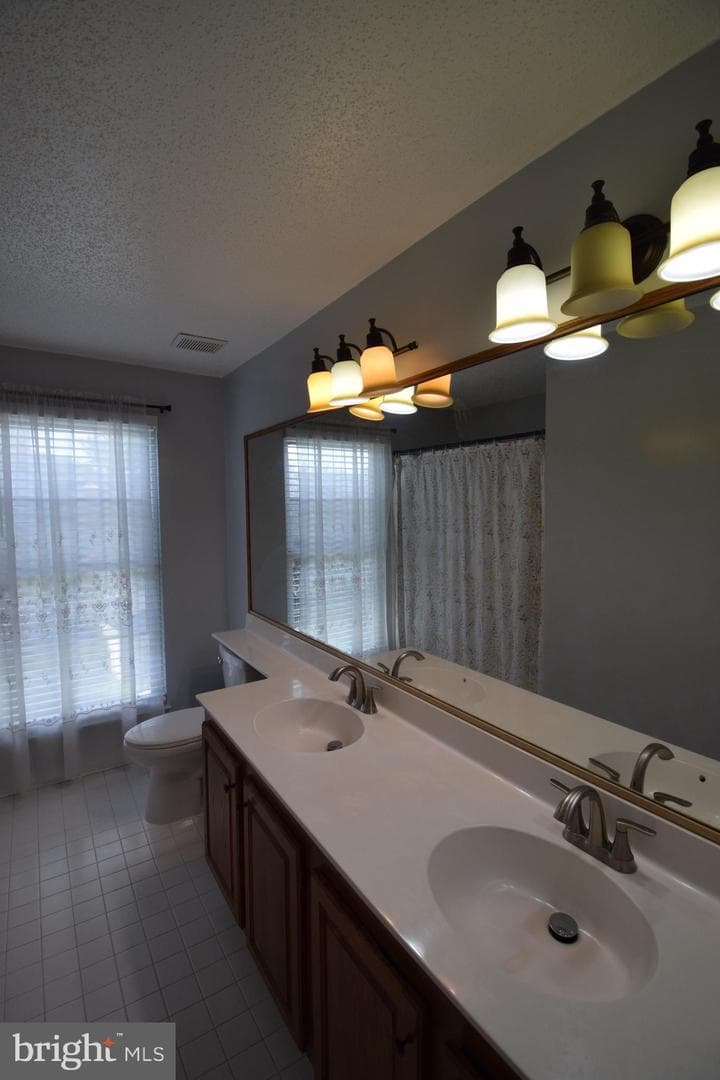 9544 Oakenshaw Drive photo 25