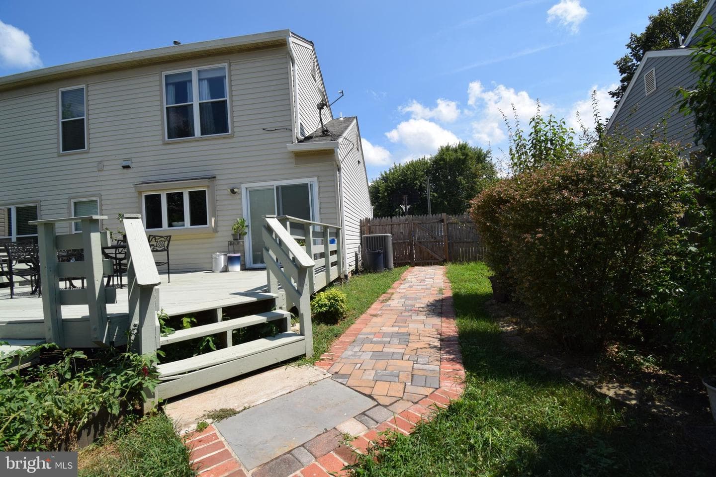 9544 Oakenshaw Drive photo 27