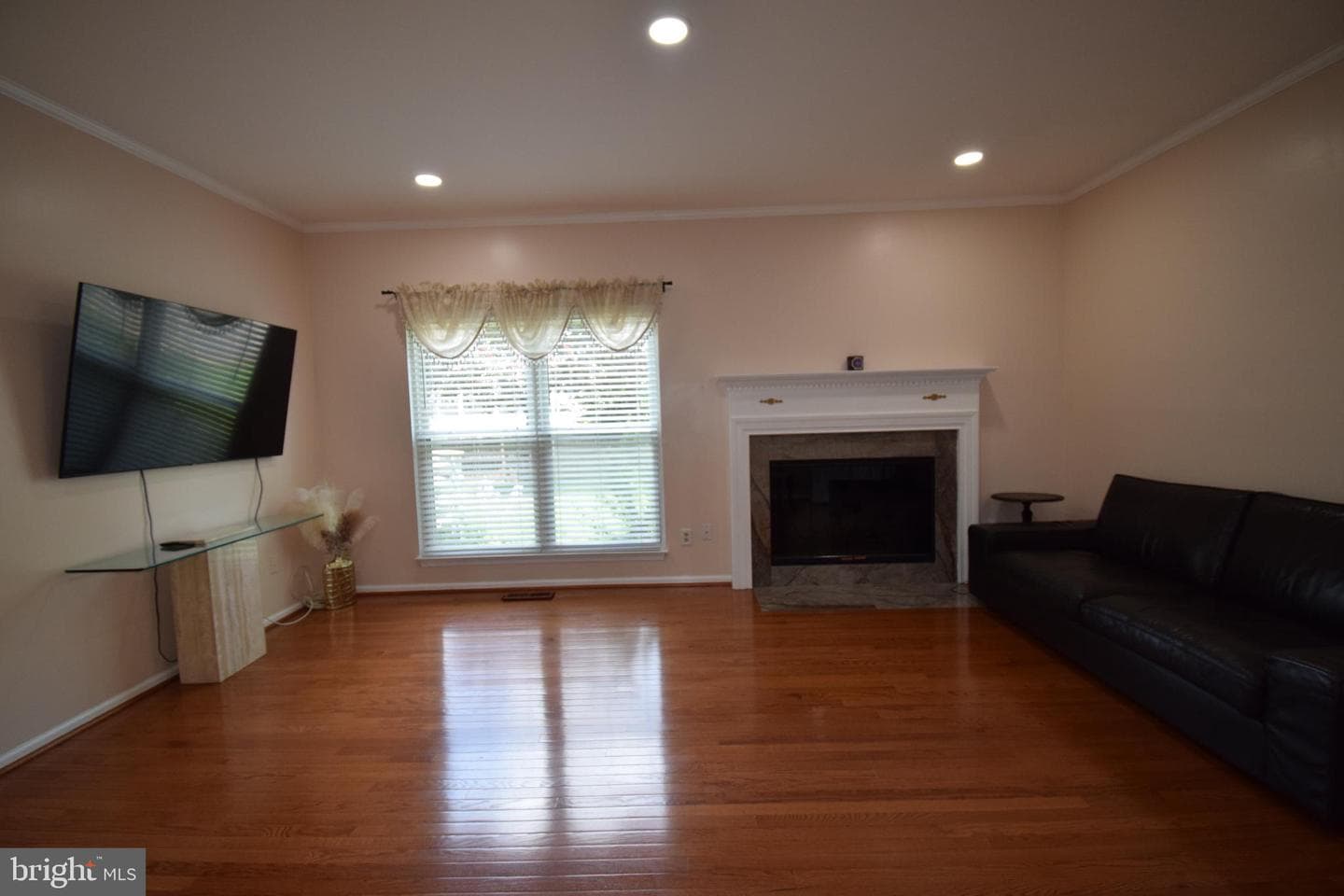 9544 Oakenshaw Drive photo 5