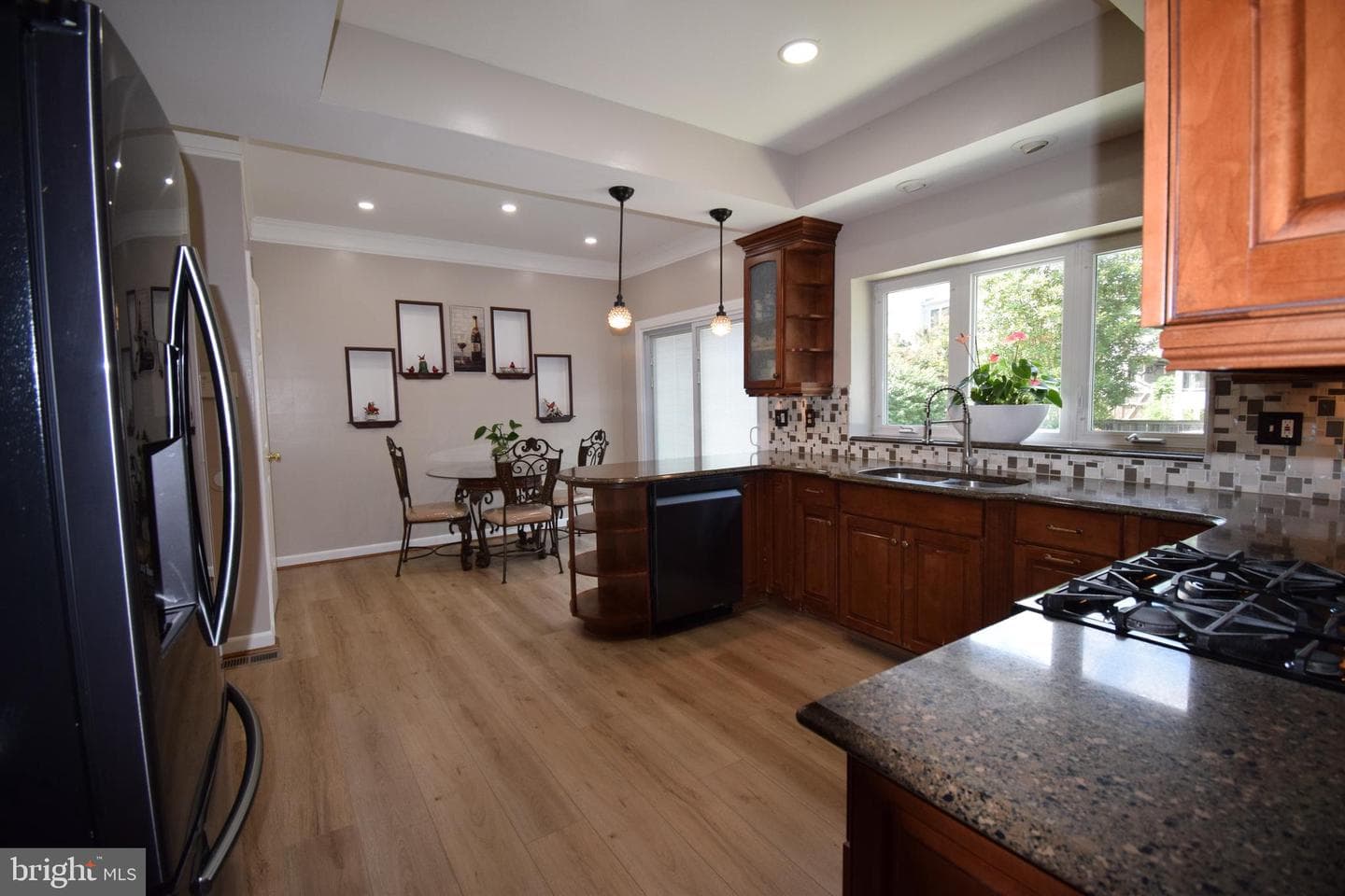 9544 Oakenshaw Drive photo 9