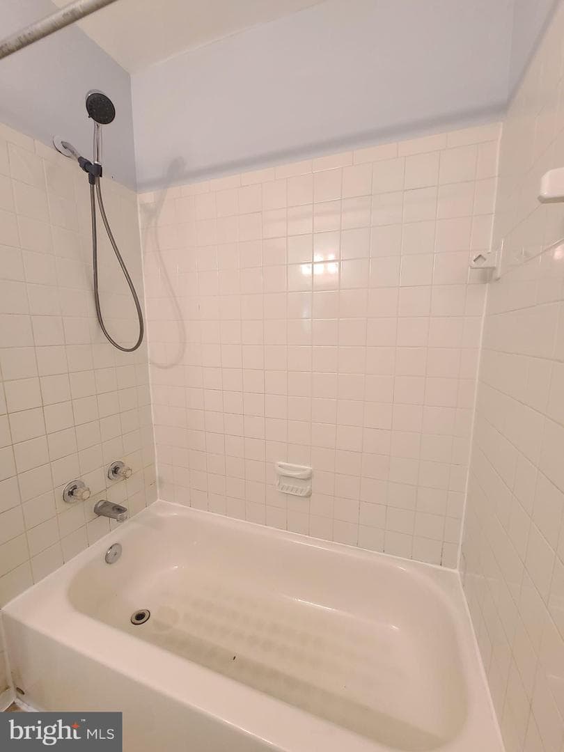8584 Liberia Avenue photo 32
