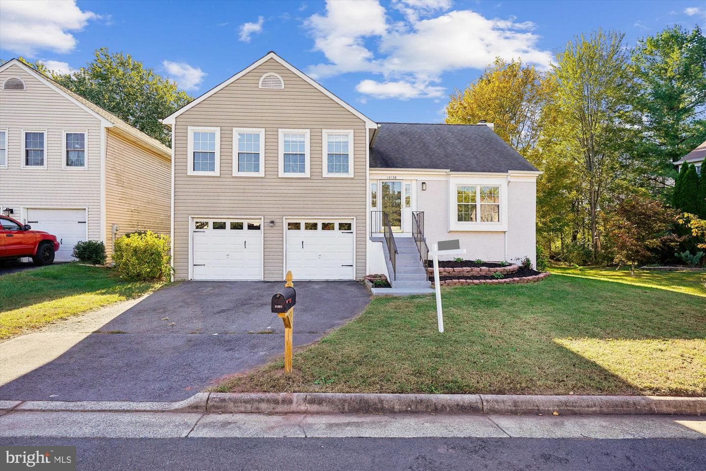 10138 Forest Hill Circle photo 1
