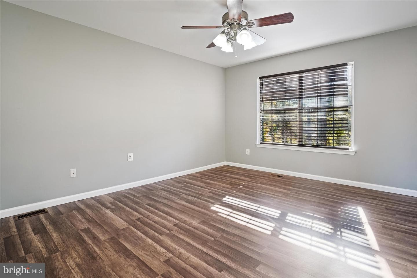 10138 Forest Hill Circle photo 11
