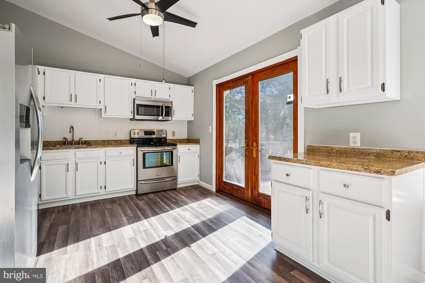 10138 Forest Hill Circle photo 17