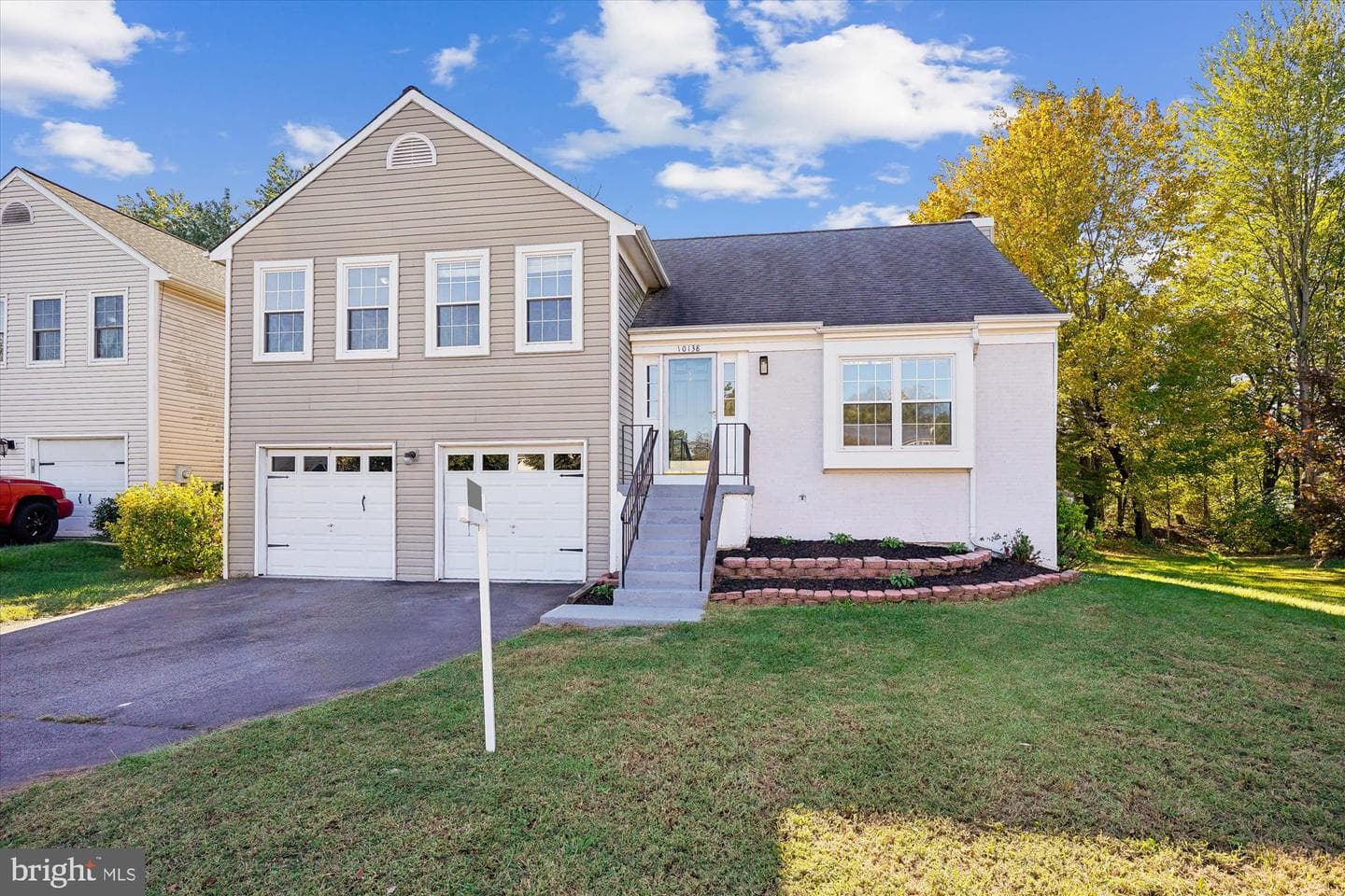 10138 Forest Hill Circle photo 2
