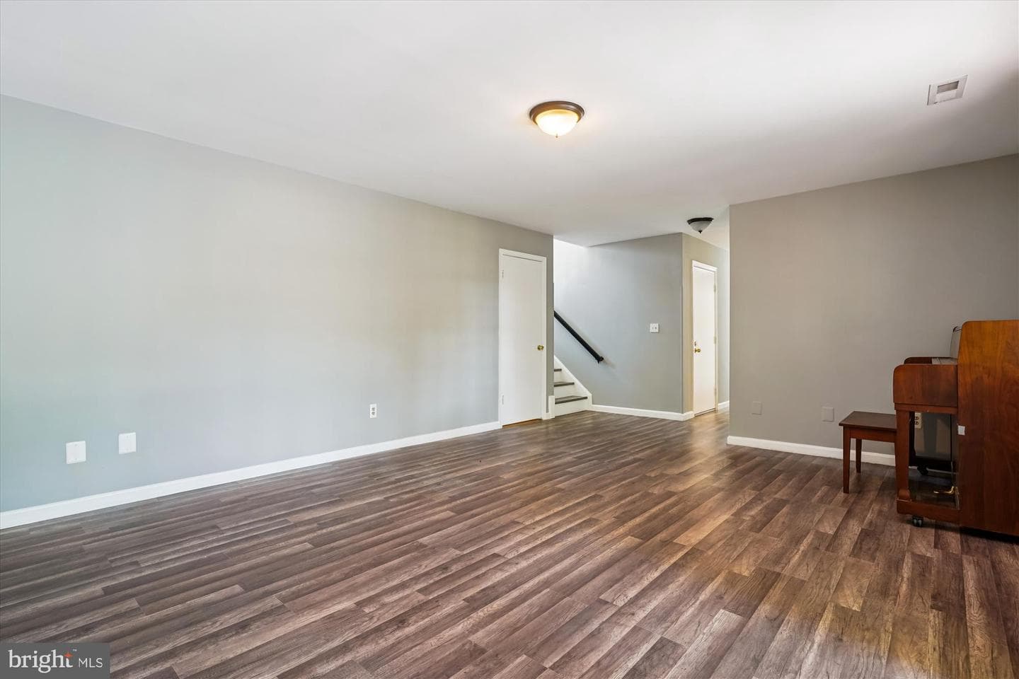 10138 Forest Hill Circle photo 36