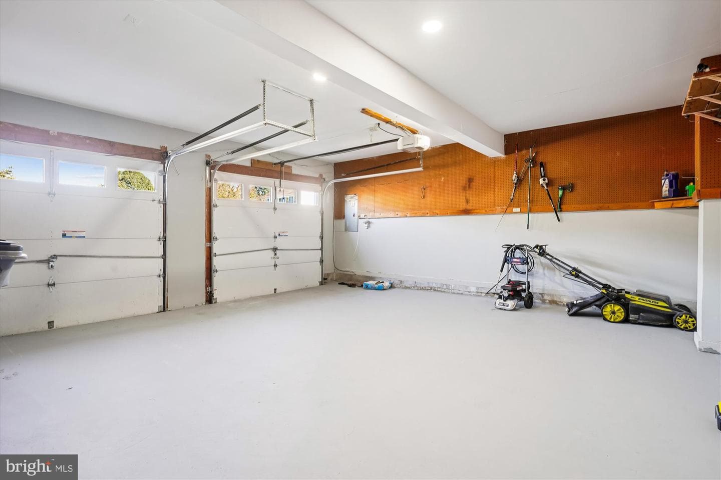 10138 Forest Hill Circle photo 40