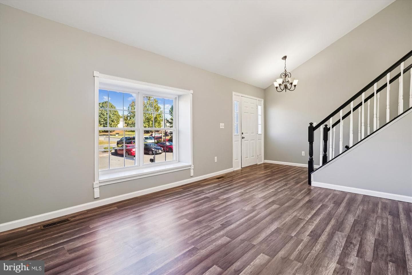 10138 Forest Hill Circle photo 6