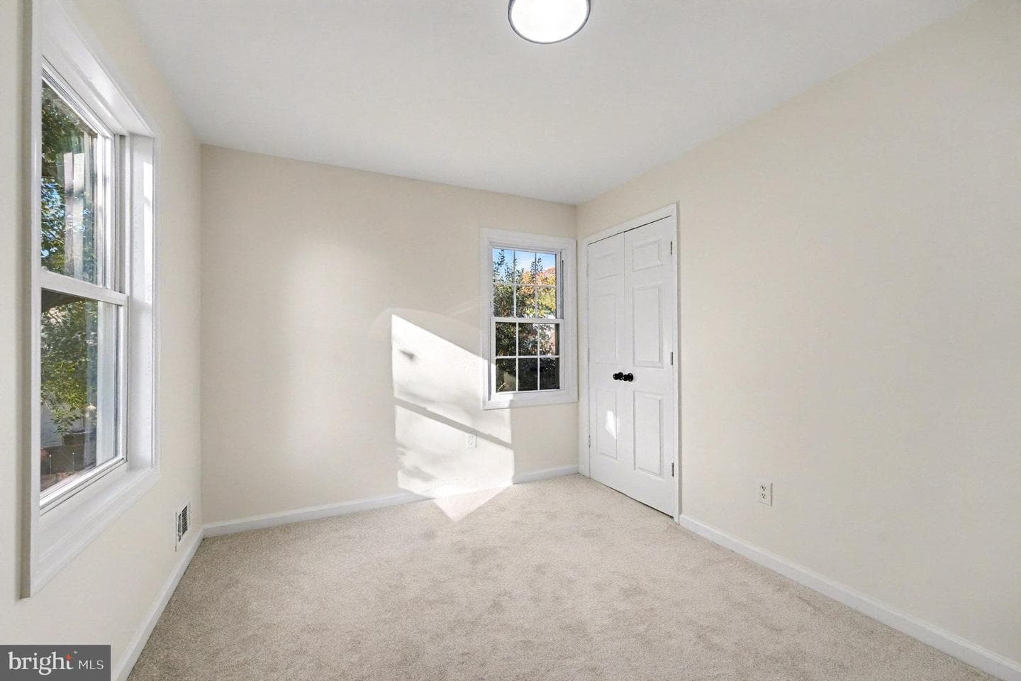 9269 George Street photo 19