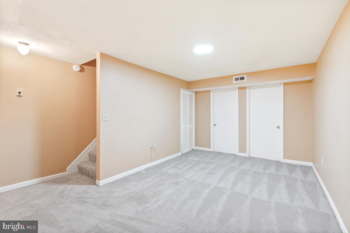8431 Georgian Court photo 18