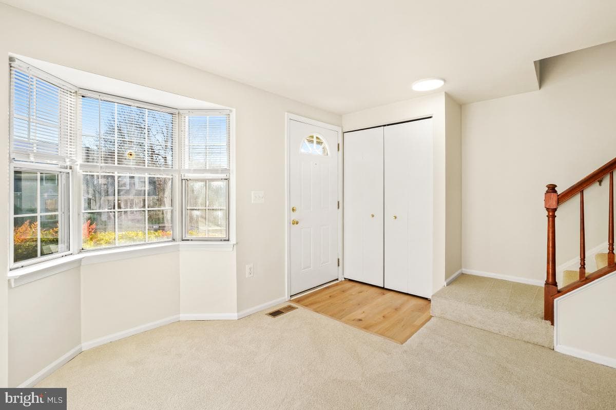 8431 Georgian Court photo 5
