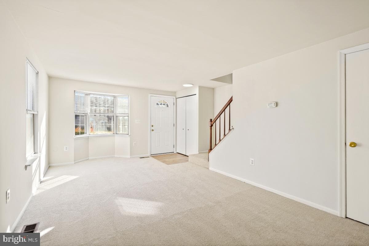 8431 Georgian Court photo 7