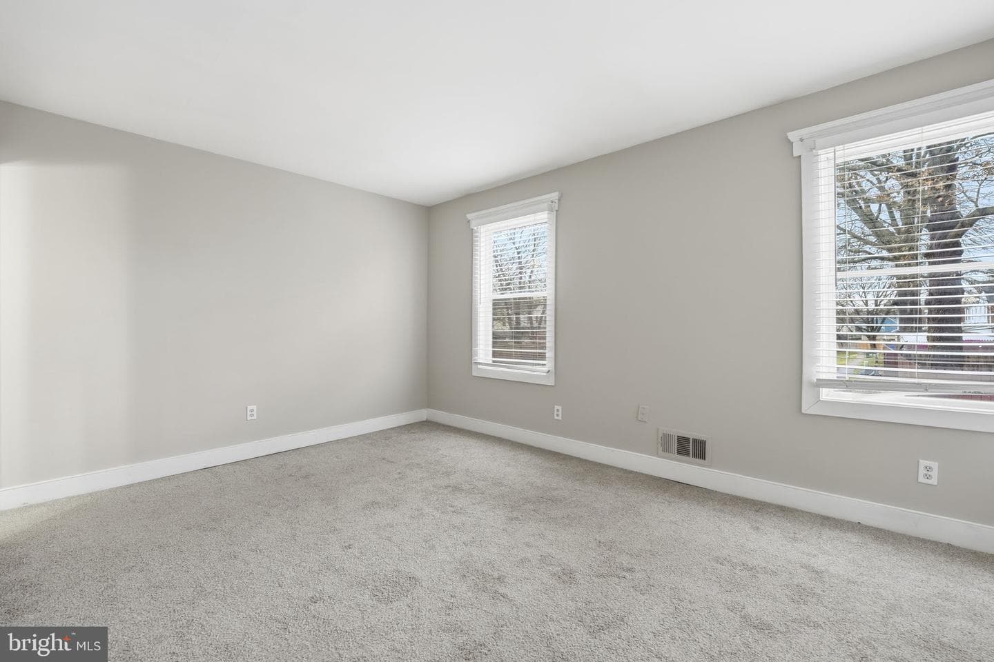 9804 Maury Lane photo 16