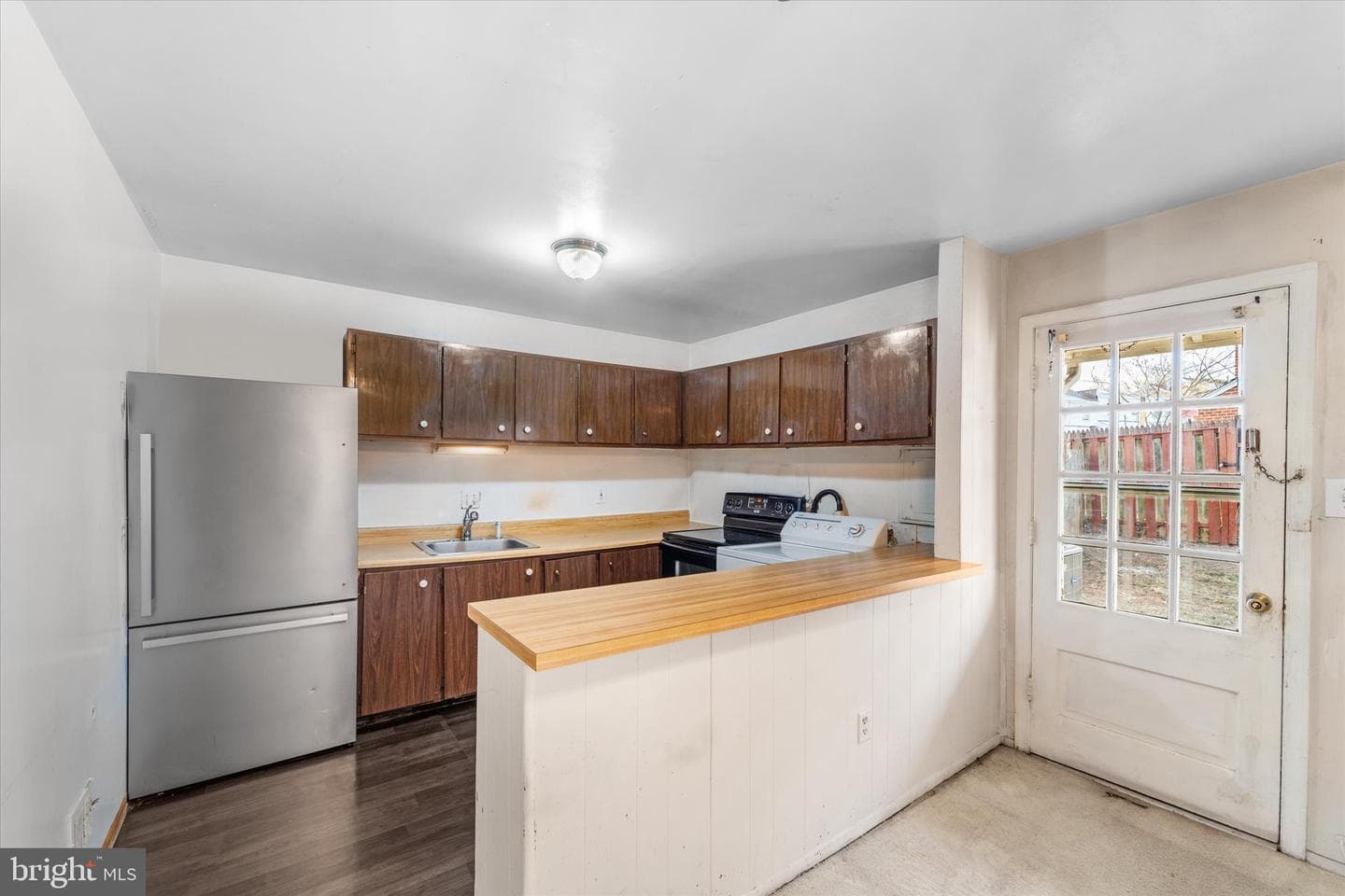 9828 Buckner Road photo 4