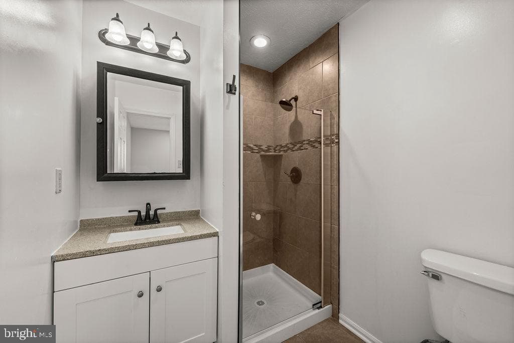 8504 Saddle Court photo 28