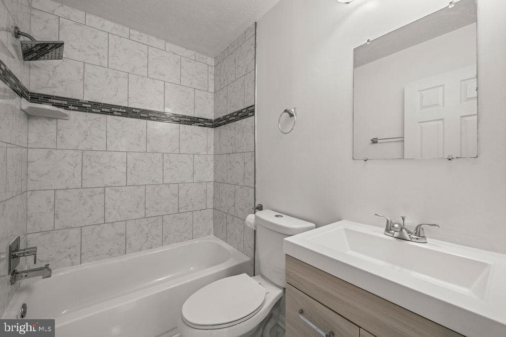 8504 Saddle Court photo 33