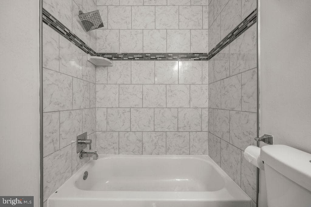 8504 Saddle Court photo 34