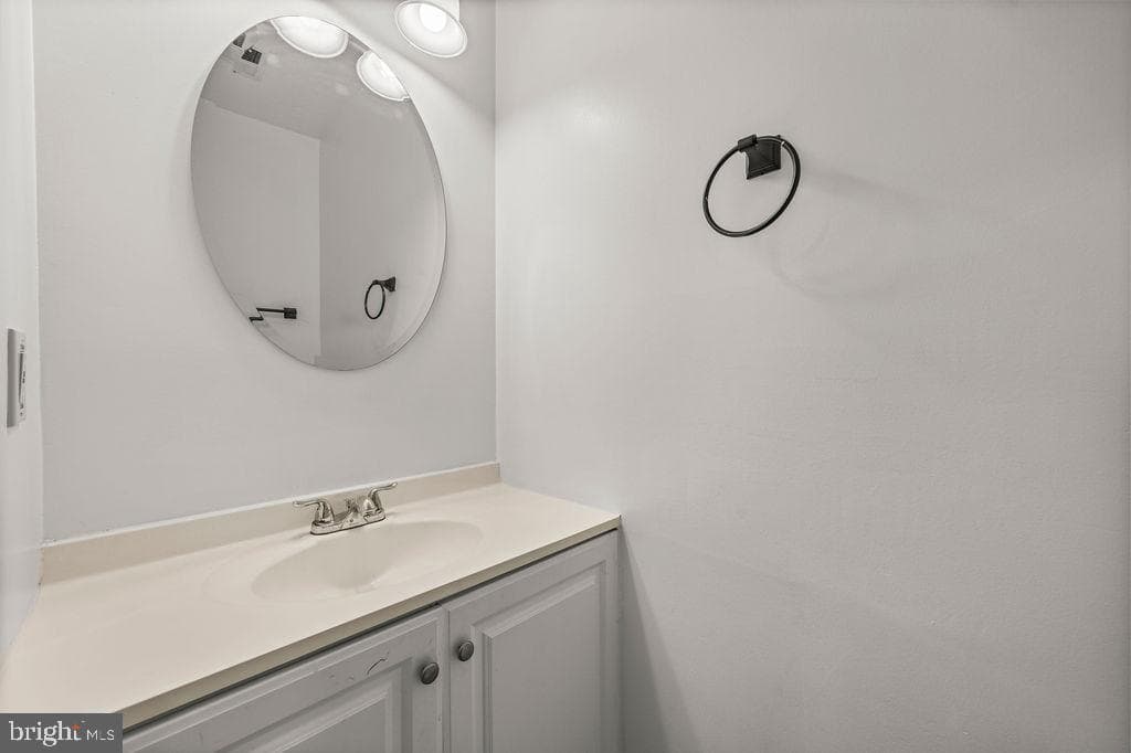 8504 Saddle Court photo 6