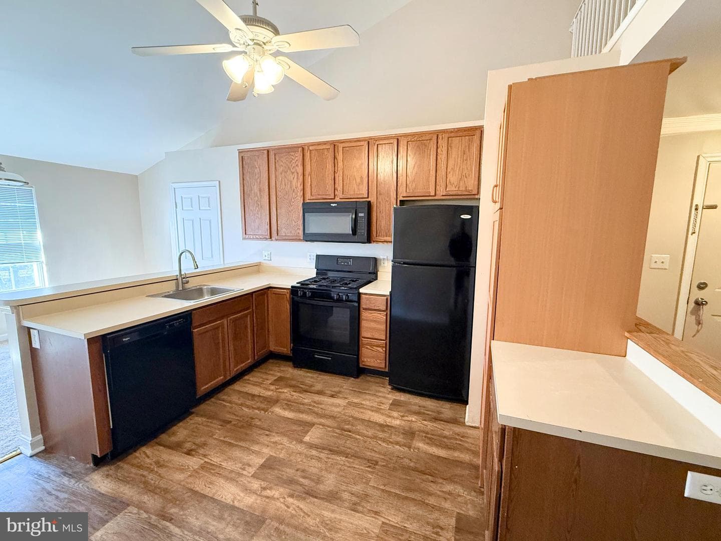 9211 Azure Court #202 photo 4