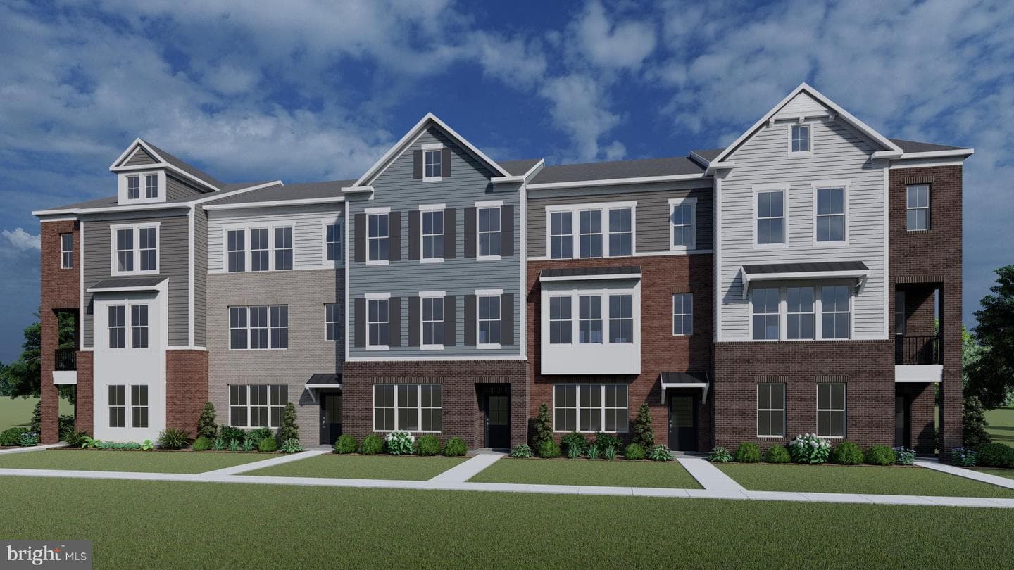 10157 Queens Way photo 1