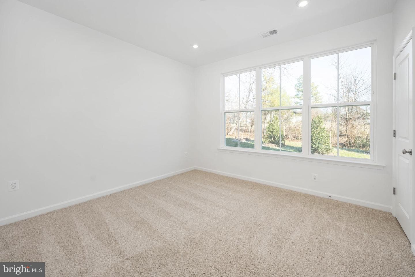 10157 Queens Way photo 14
