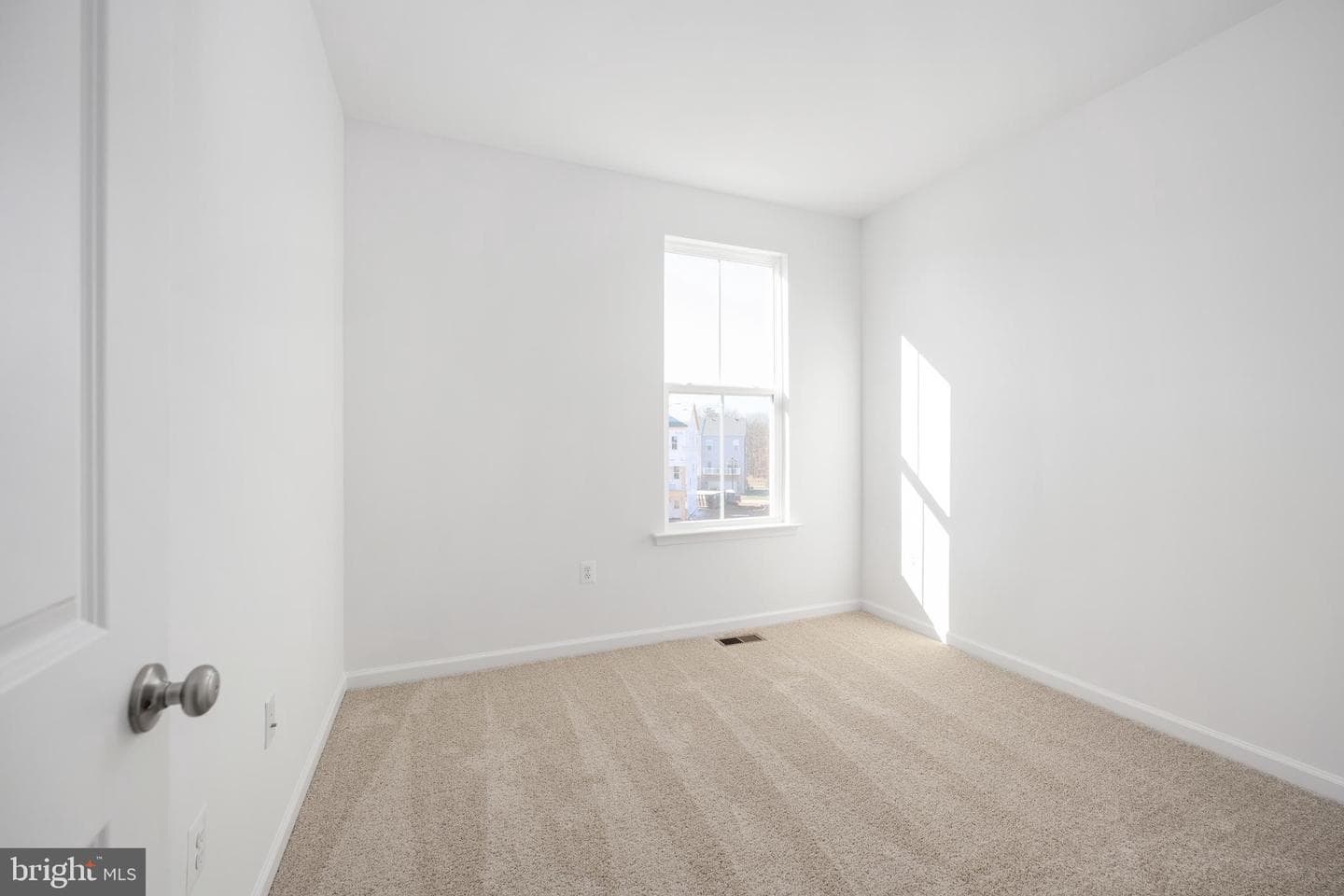 10157 Queens Way photo 17