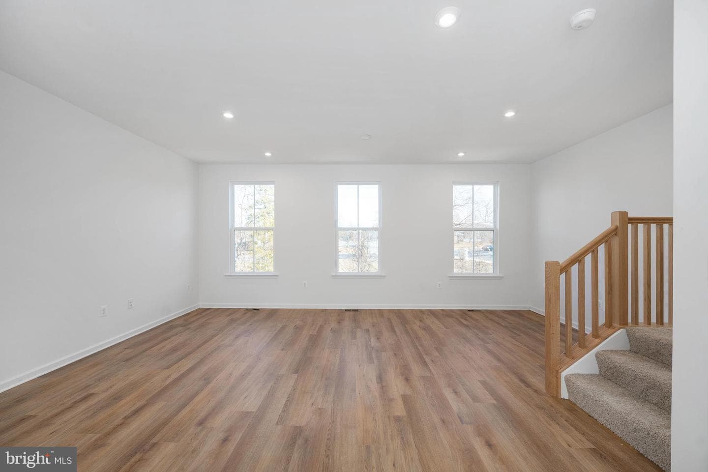 10157 Queens Way photo 5