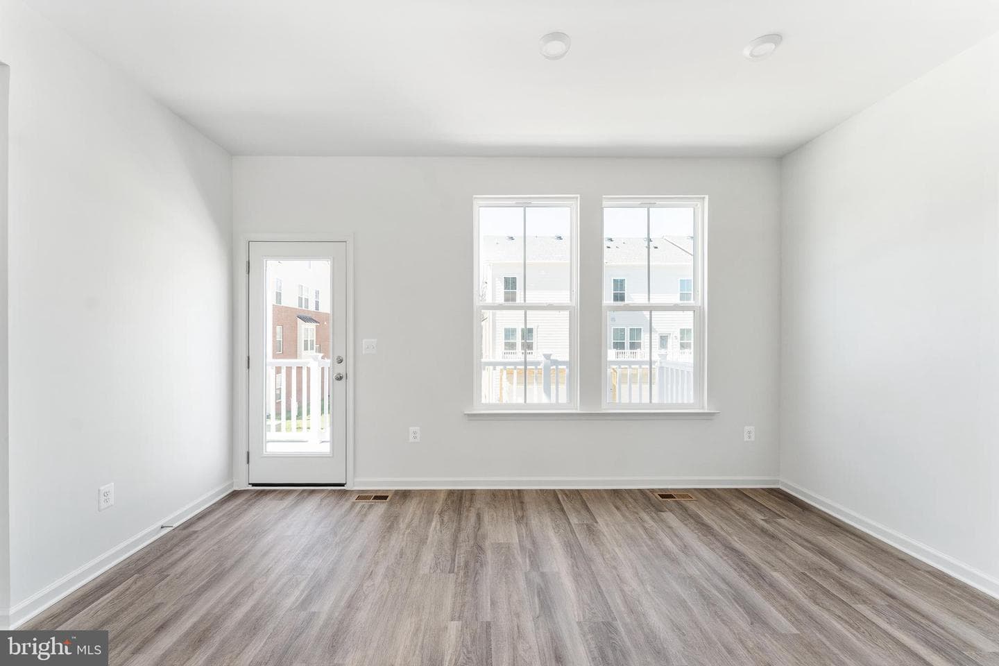 10161 Queens Way photo 10