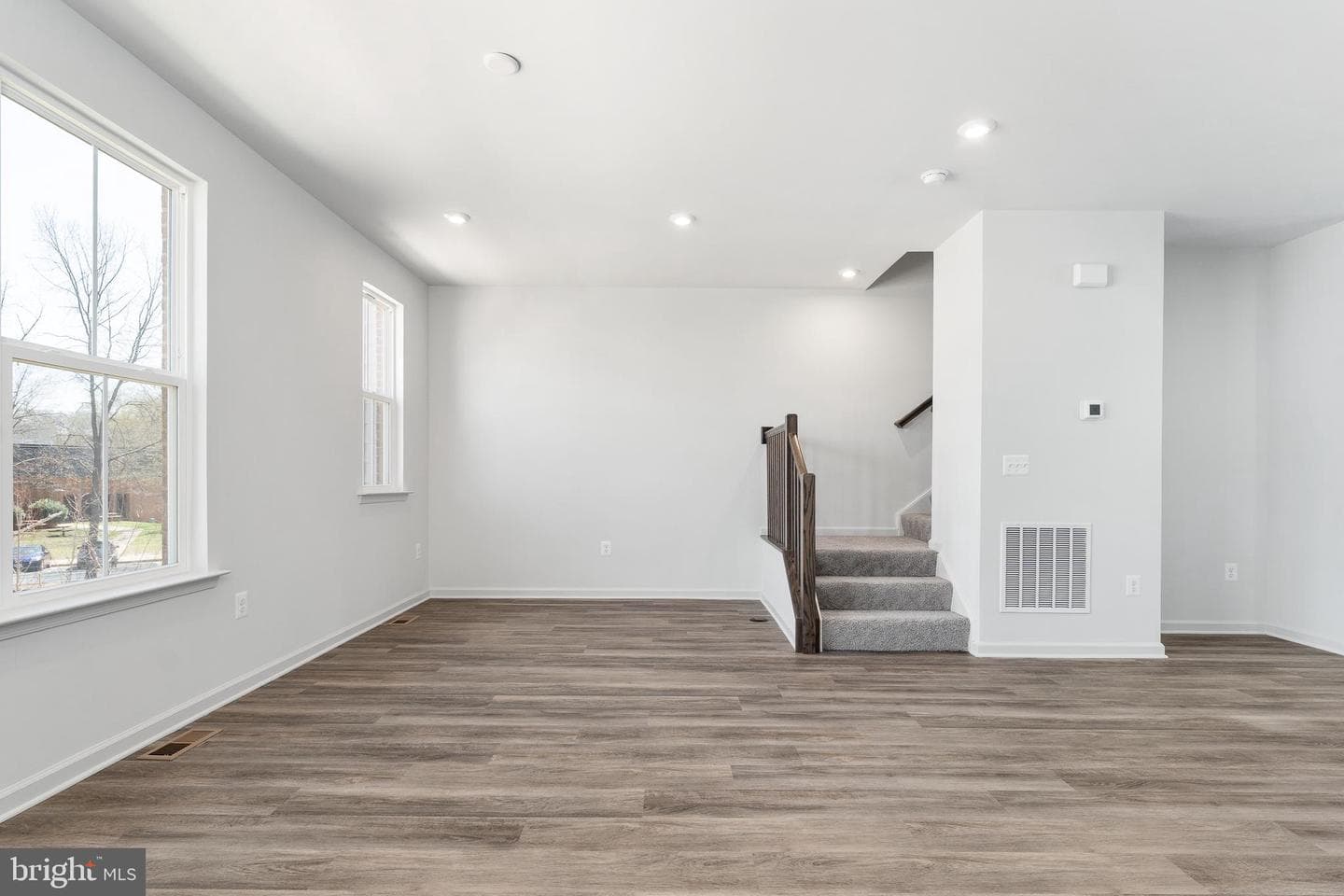 10161 Queens Way photo 14
