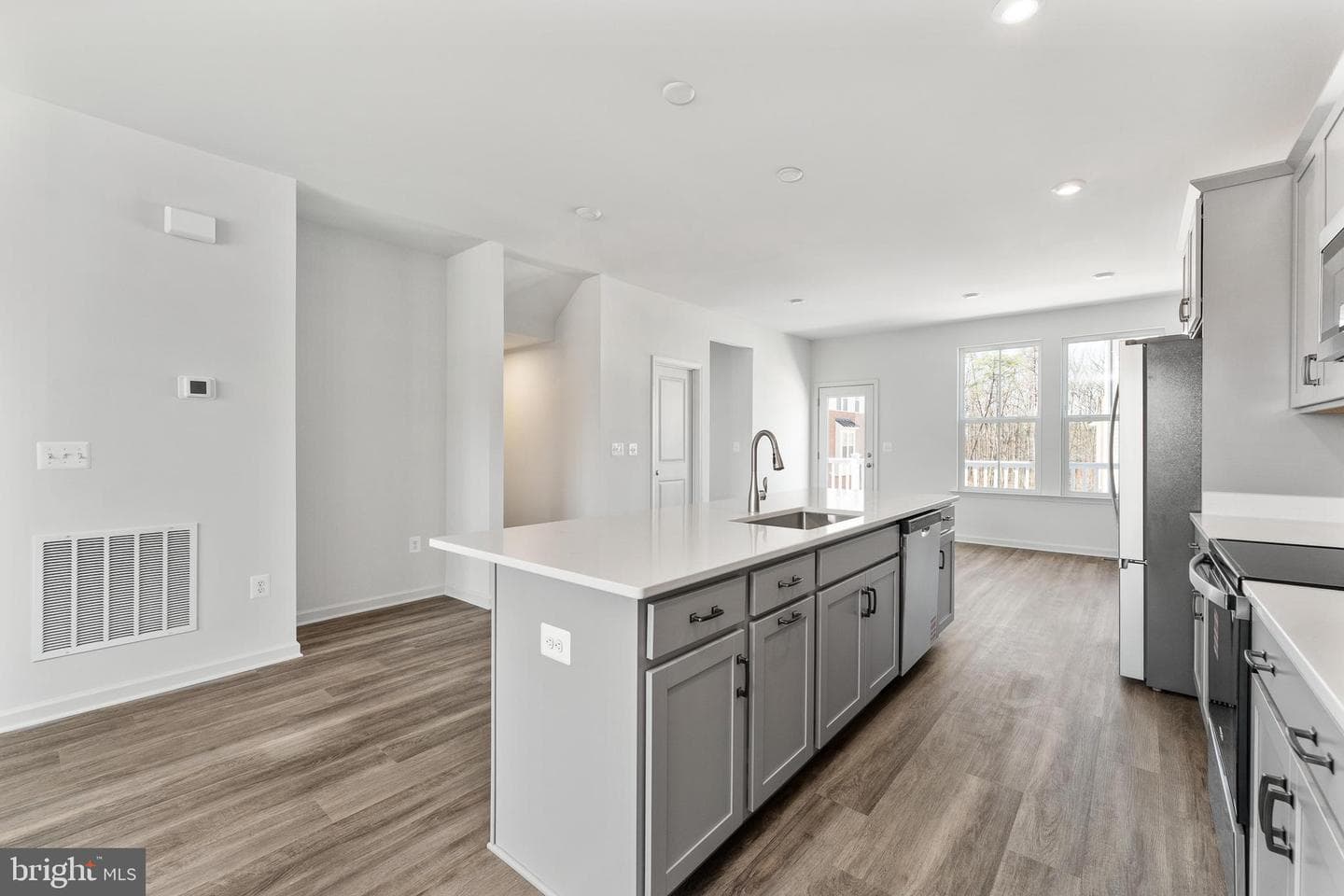 10161 Queens Way photo 22