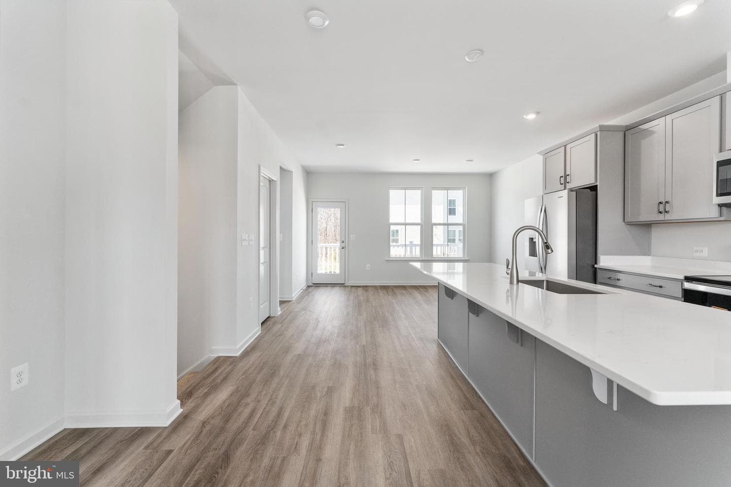 10161 Queens Way photo 23