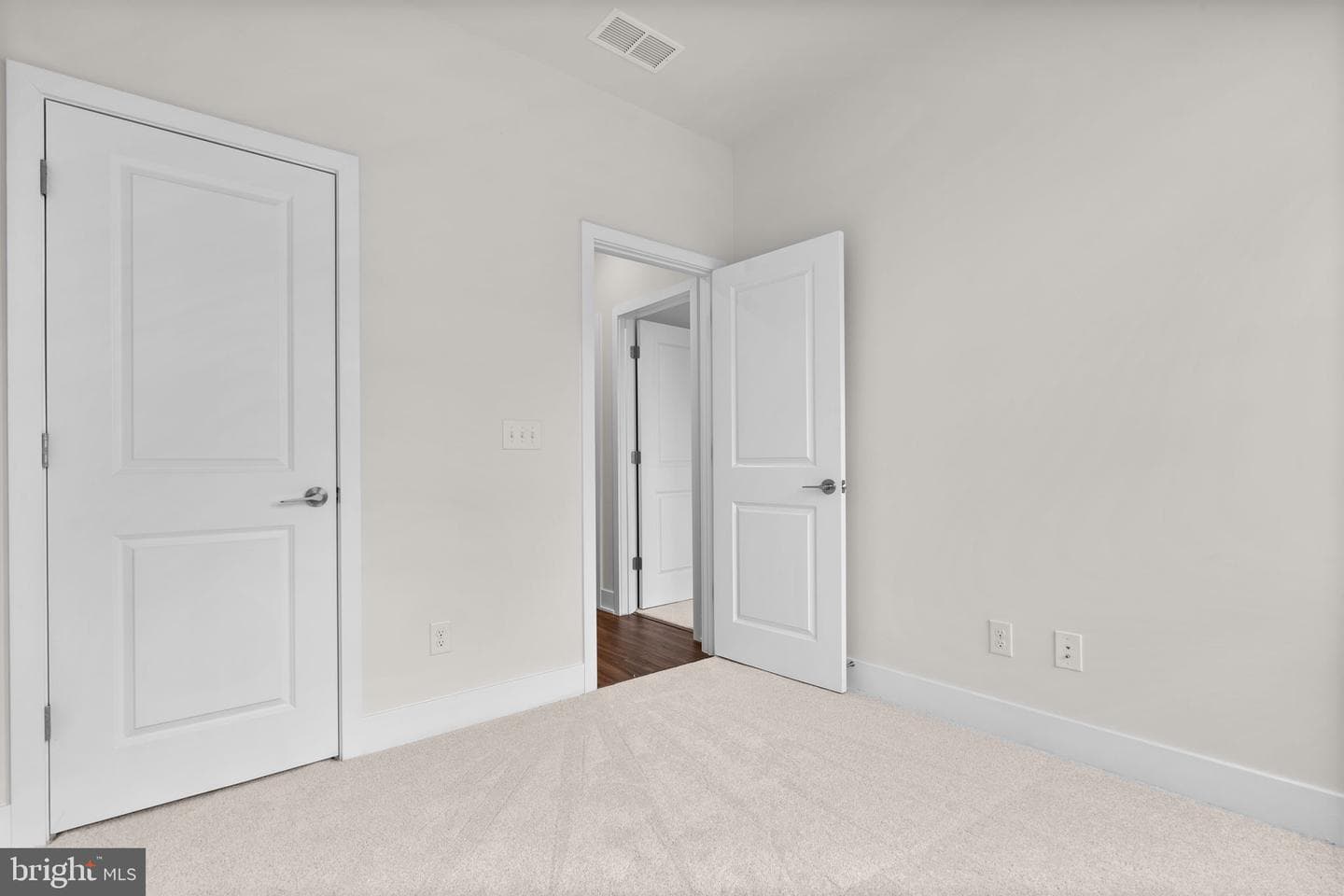 9719 Grant Avenue photo 24