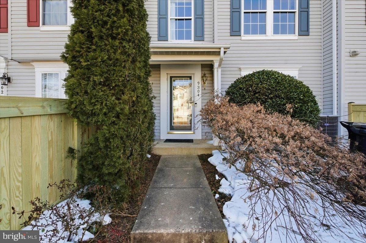 9304 Witch Hazel Way photo 4