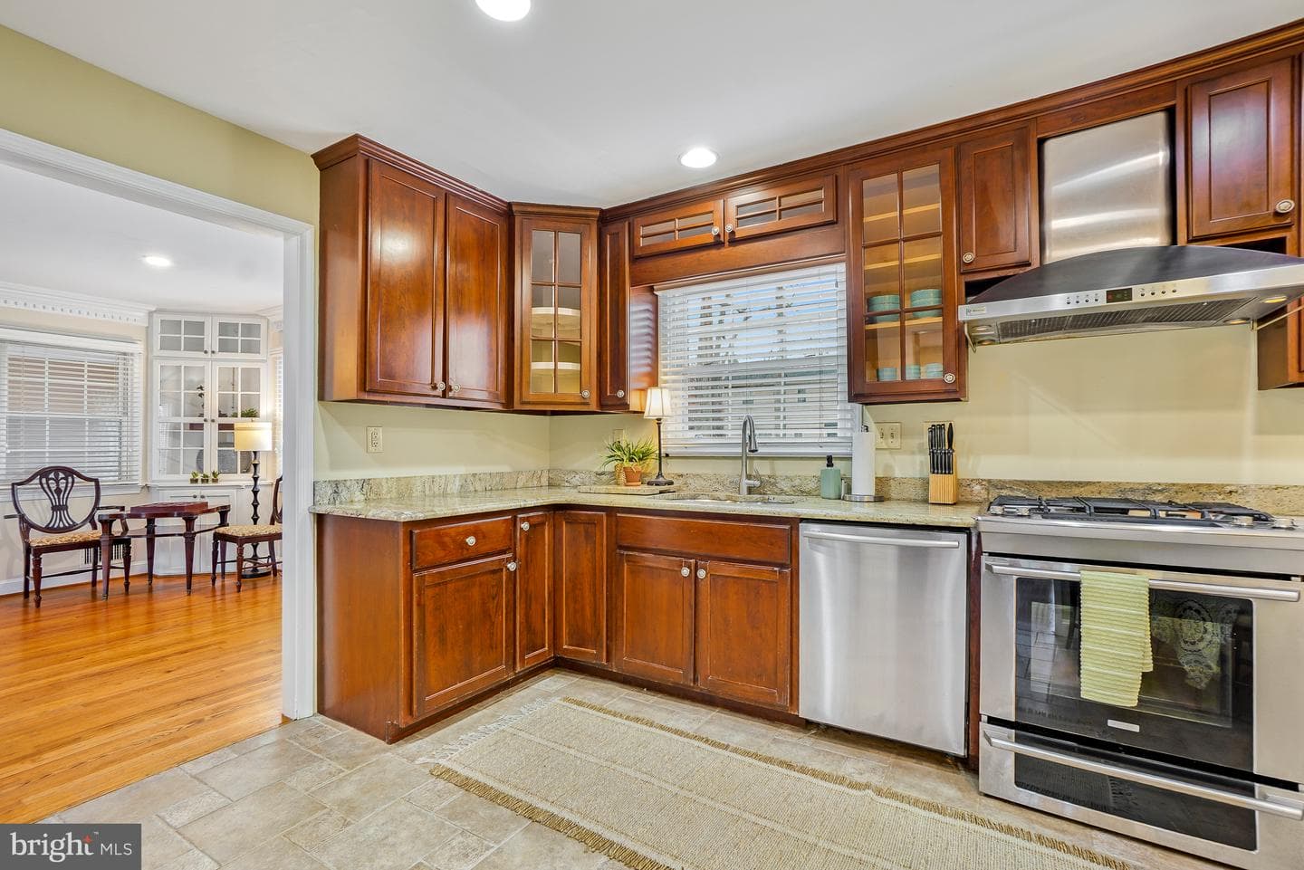 8749 Weir Street photo 18