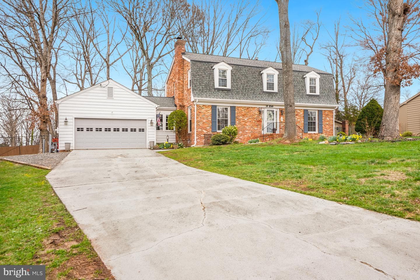 8749 Weir Street photo 2