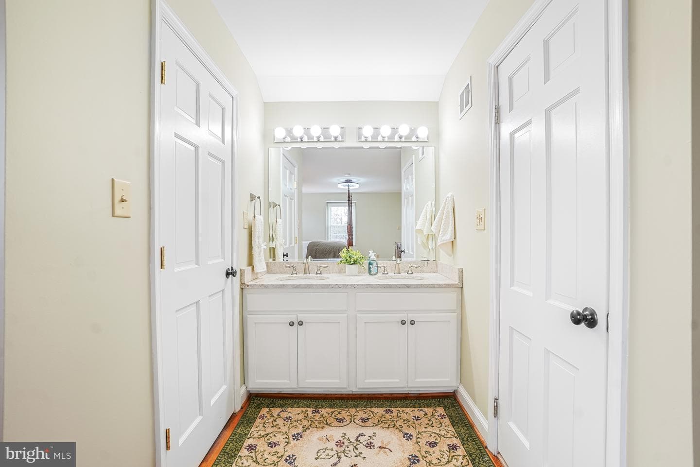 8749 Weir Street photo 29