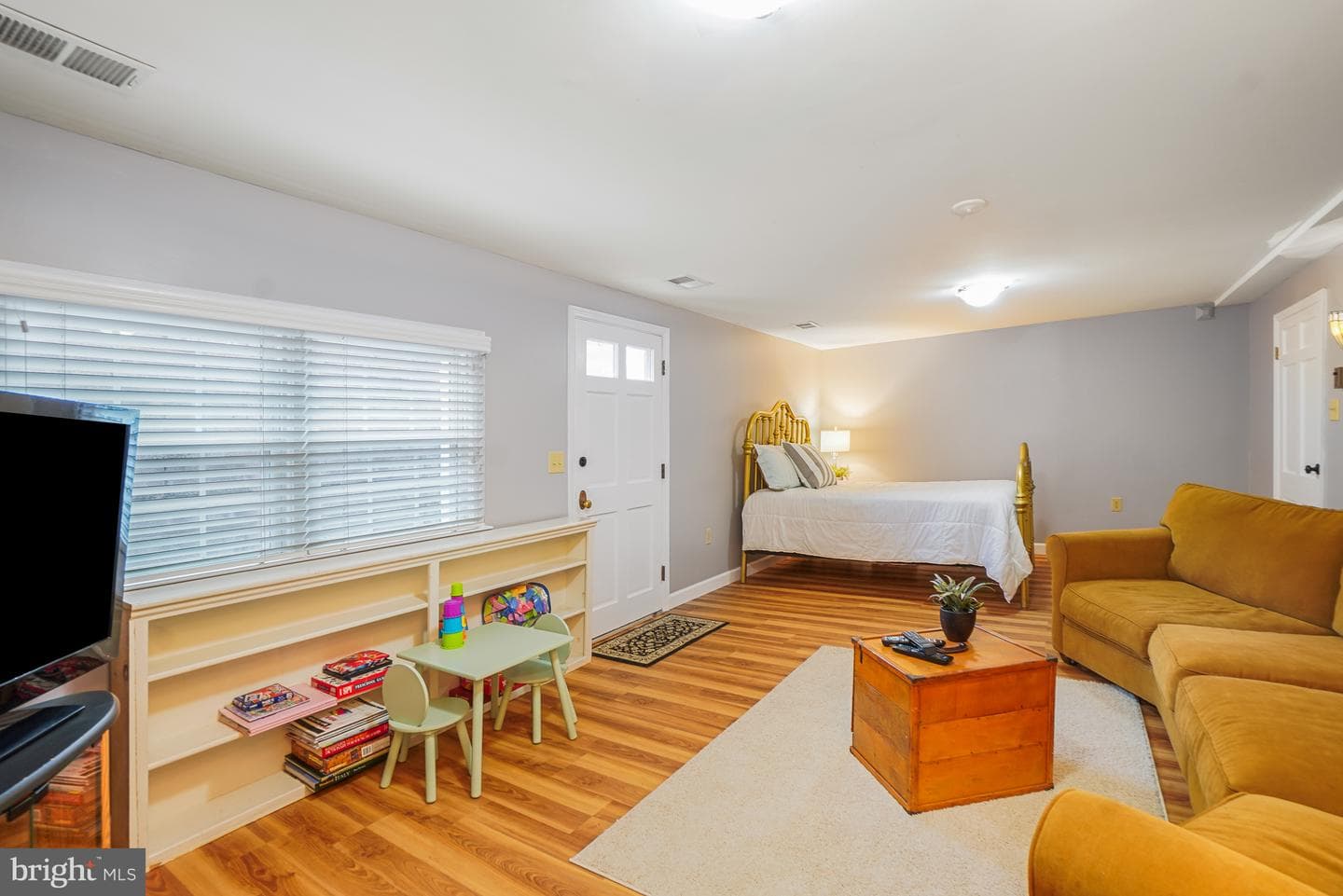 8749 Weir Street photo 43